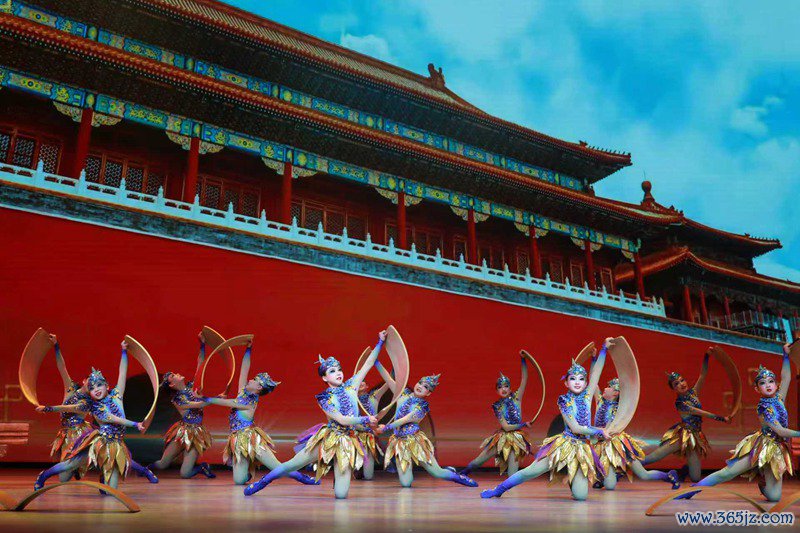 北京市东城区举办首届好意思育节训诫素养恶果展。徐鹏摄